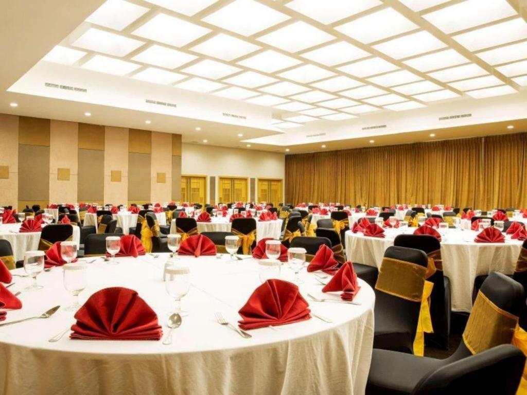 Lemo Hotel Serpong Tangerang Kültér fotó