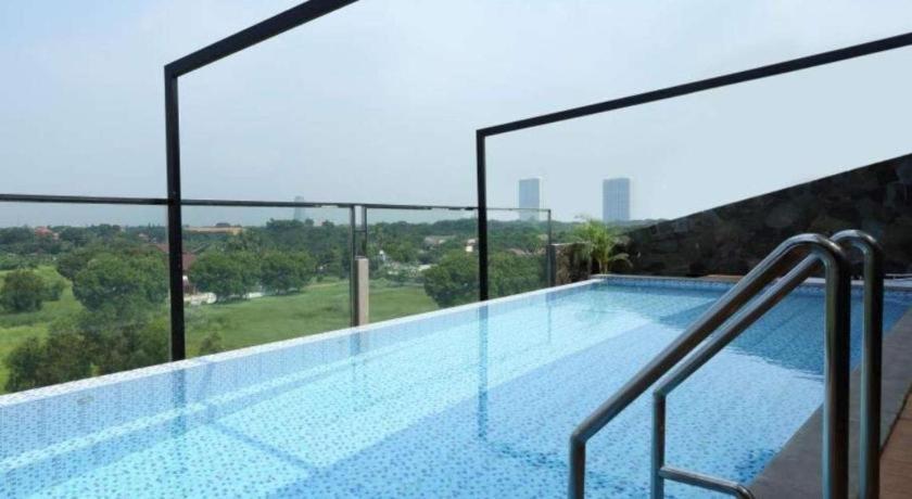 Lemo Hotel Serpong Tangerang Kültér fotó