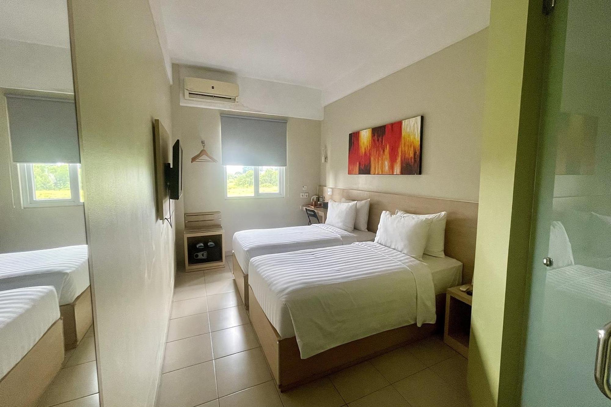 Lemo Hotel Serpong Tangerang Kültér fotó