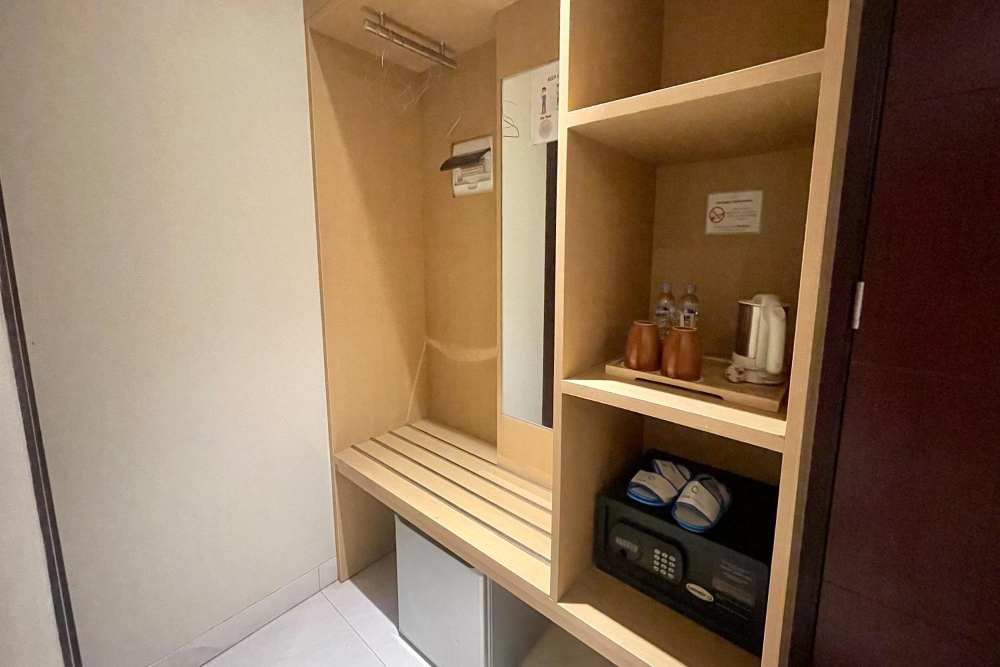 Lemo Hotel Serpong Tangerang Kültér fotó
