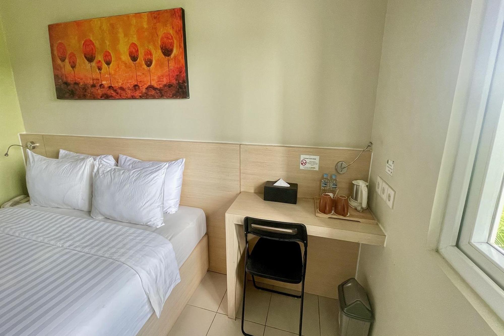 Lemo Hotel Serpong Tangerang Kültér fotó