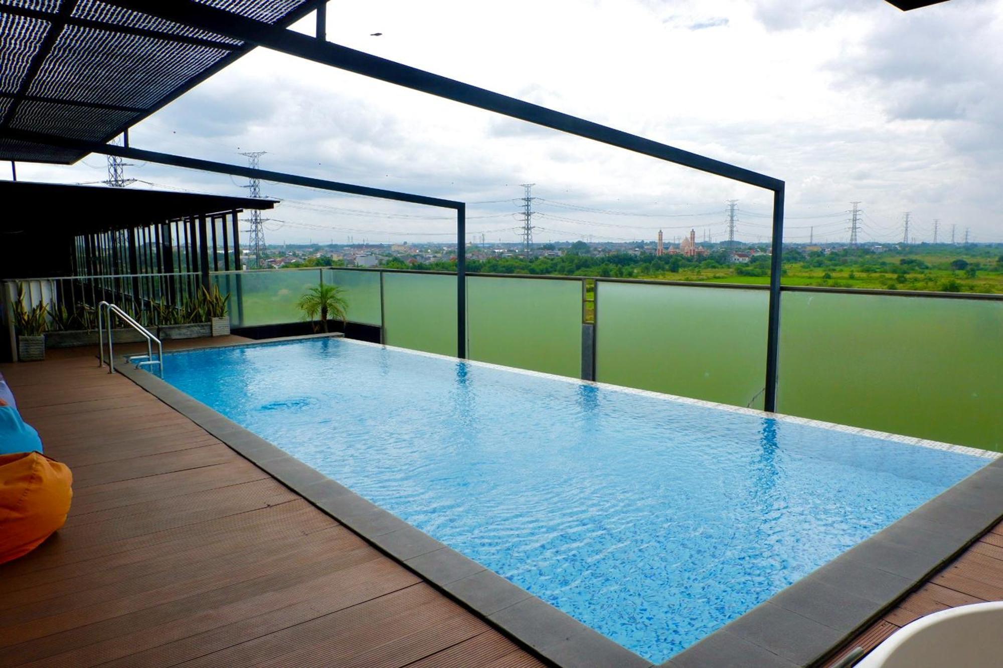 Lemo Hotel Serpong Tangerang Kültér fotó