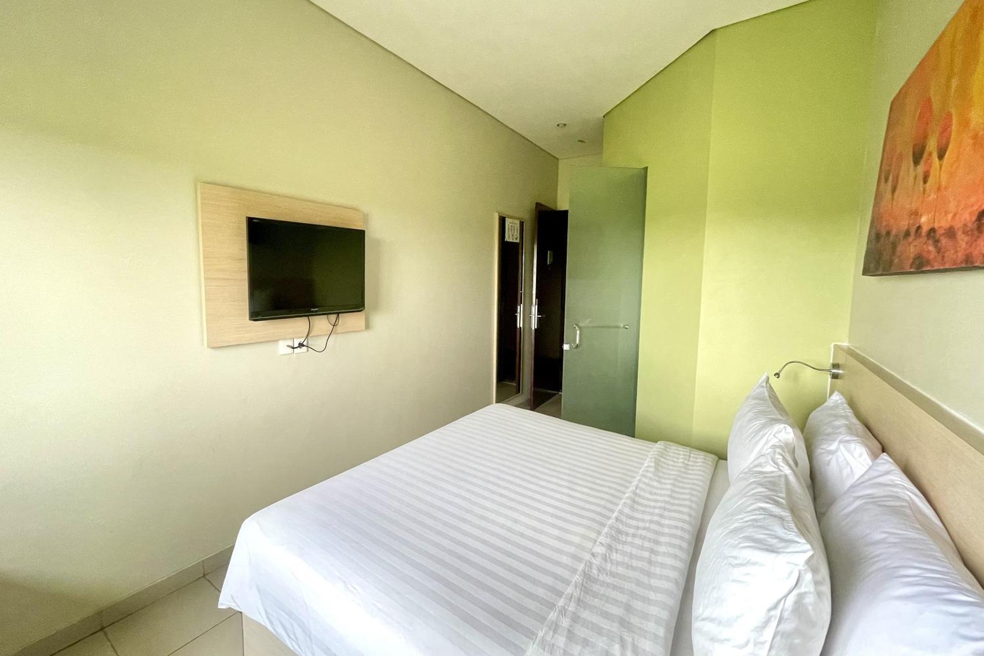 Lemo Hotel Serpong Tangerang Kültér fotó