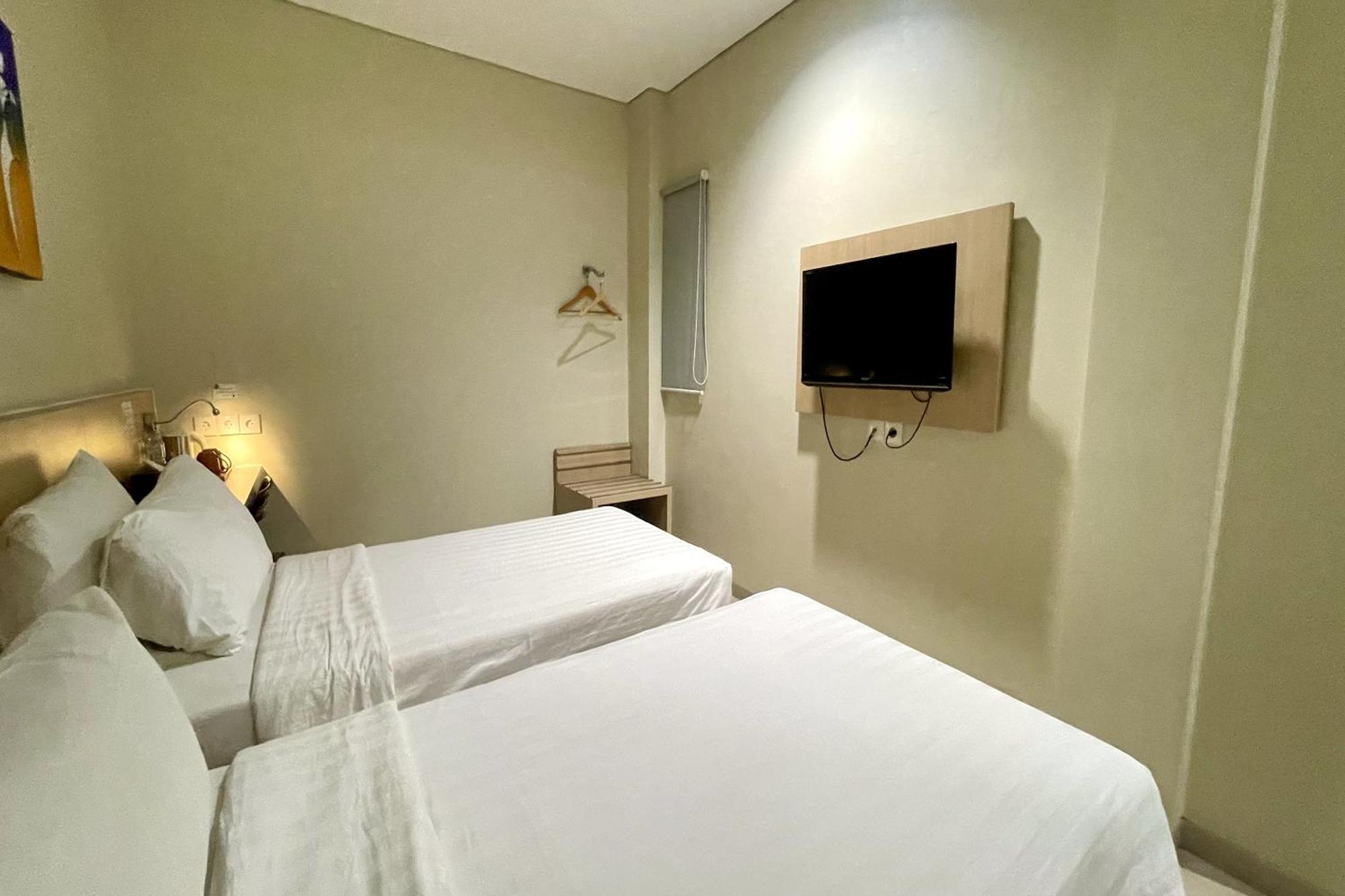 Lemo Hotel Serpong Tangerang Kültér fotó