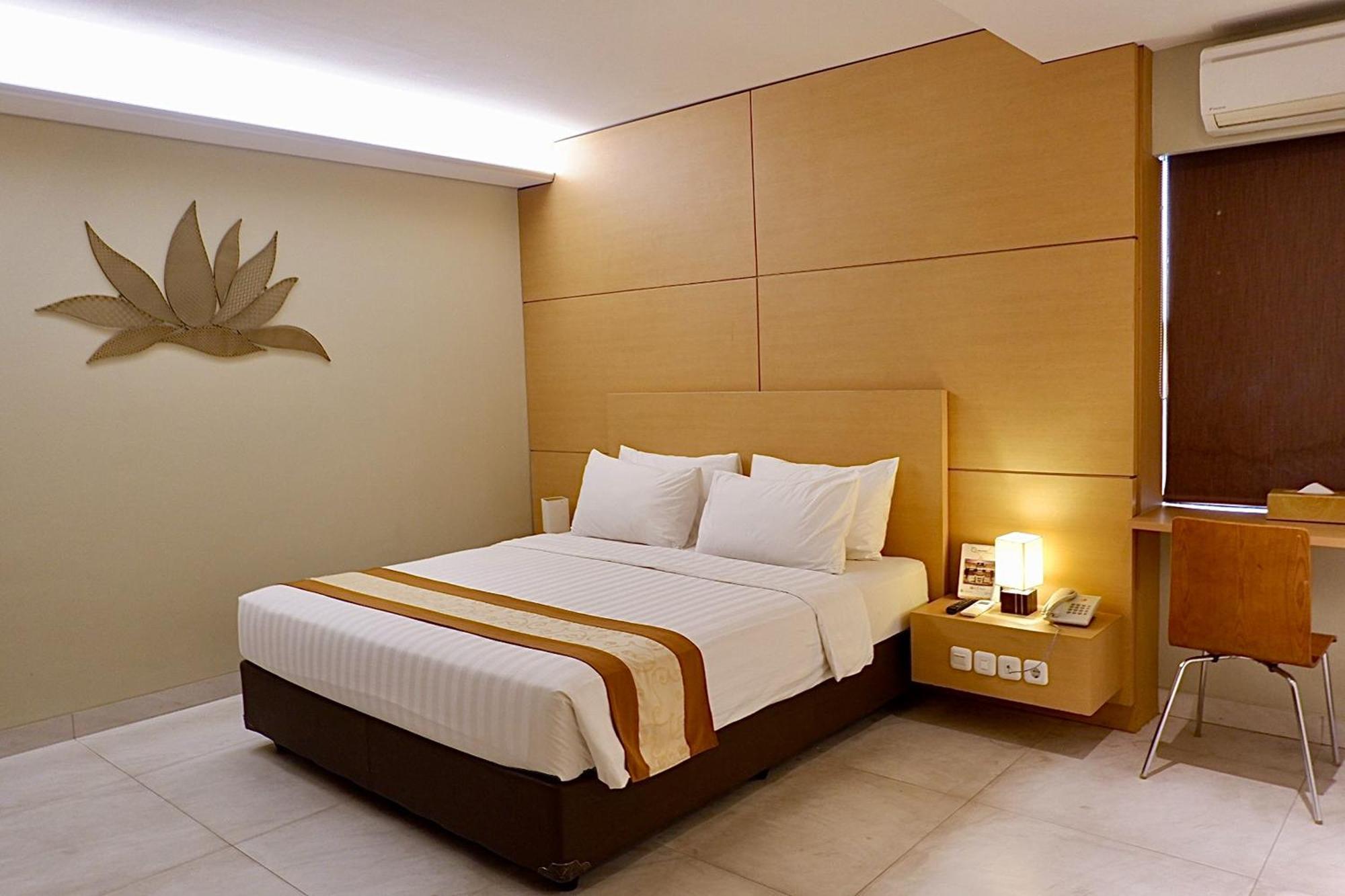 Lemo Hotel Serpong Tangerang Kültér fotó