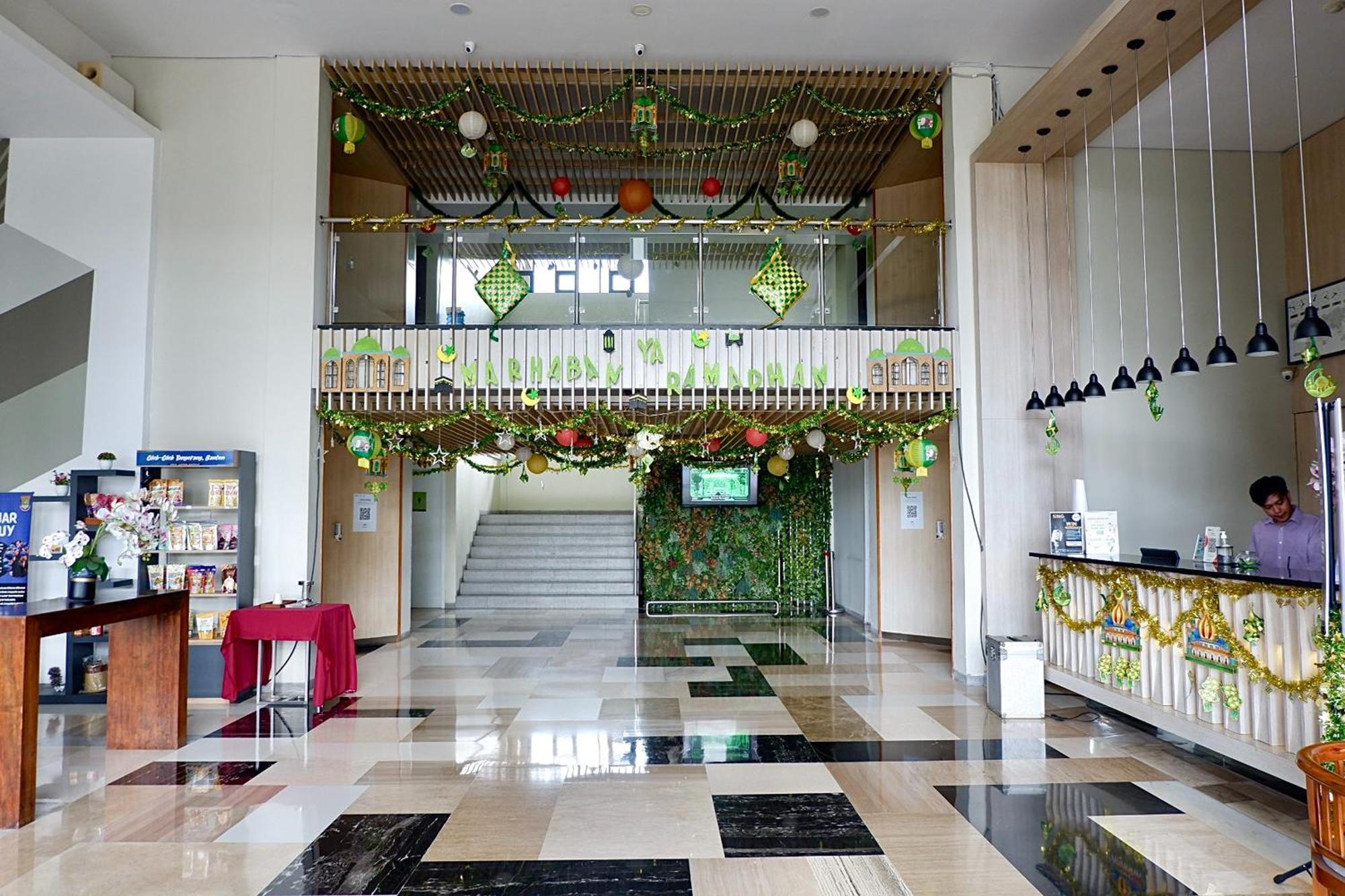 Lemo Hotel Serpong Tangerang Kültér fotó