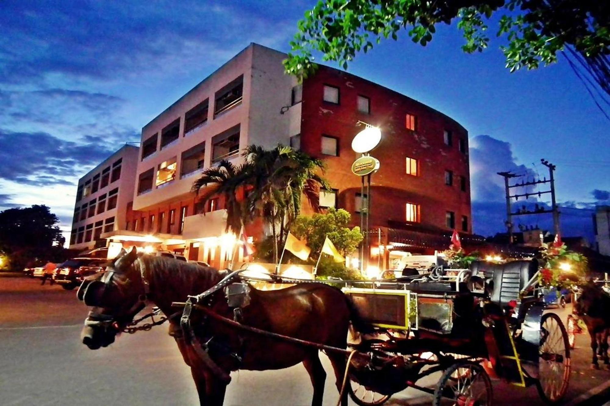 Lemo Hotel Serpong Tangerang Kültér fotó
