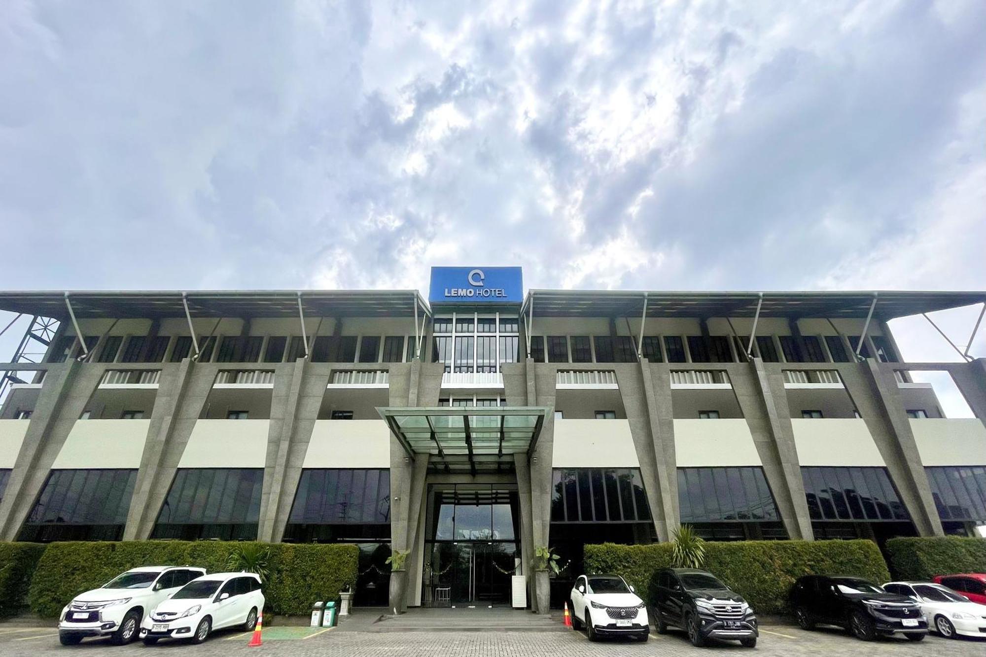 Lemo Hotel Serpong Tangerang Kültér fotó
