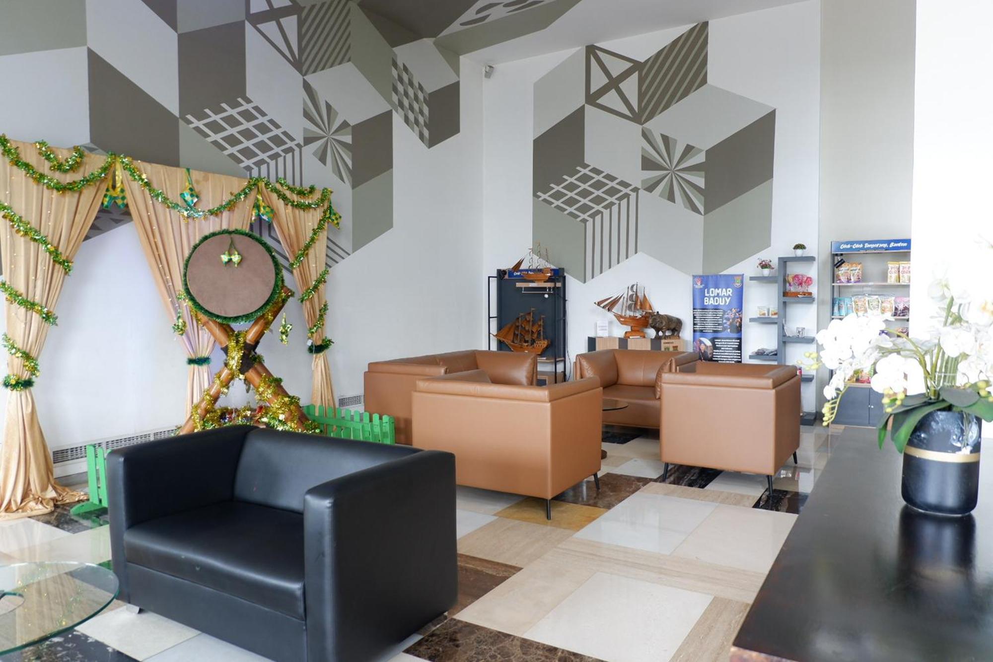 Lemo Hotel Serpong Tangerang Kültér fotó